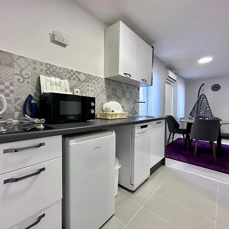 Easy Apartment *